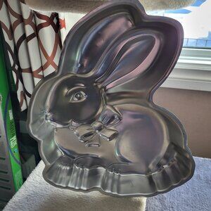 Vintage 1986 Wilton Cottontail Bunny Rabbit Easter Cake Baking Pan 2105-2015